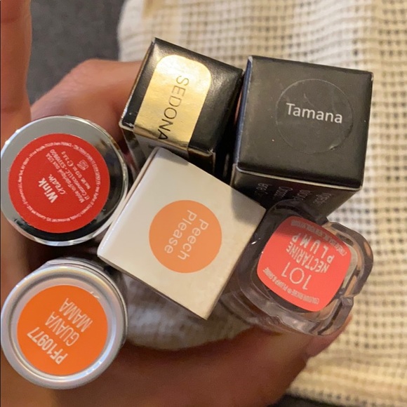 🌟 Orange Lip Bags - Picture 2 of 7